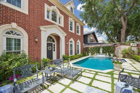 2120 Potomac Drive #A
